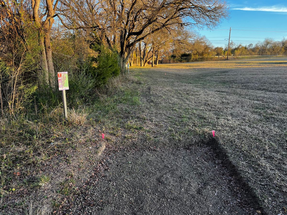 Hole 7 College Tee