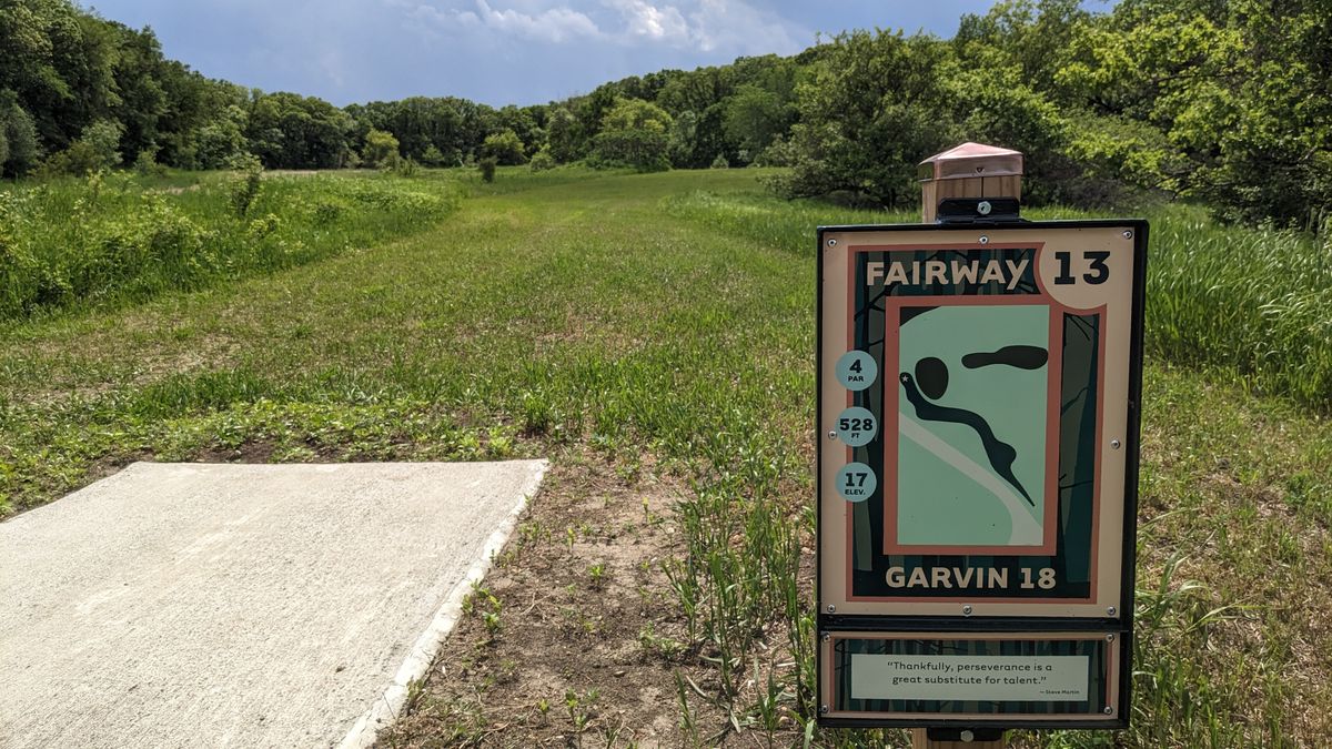 Tee 13