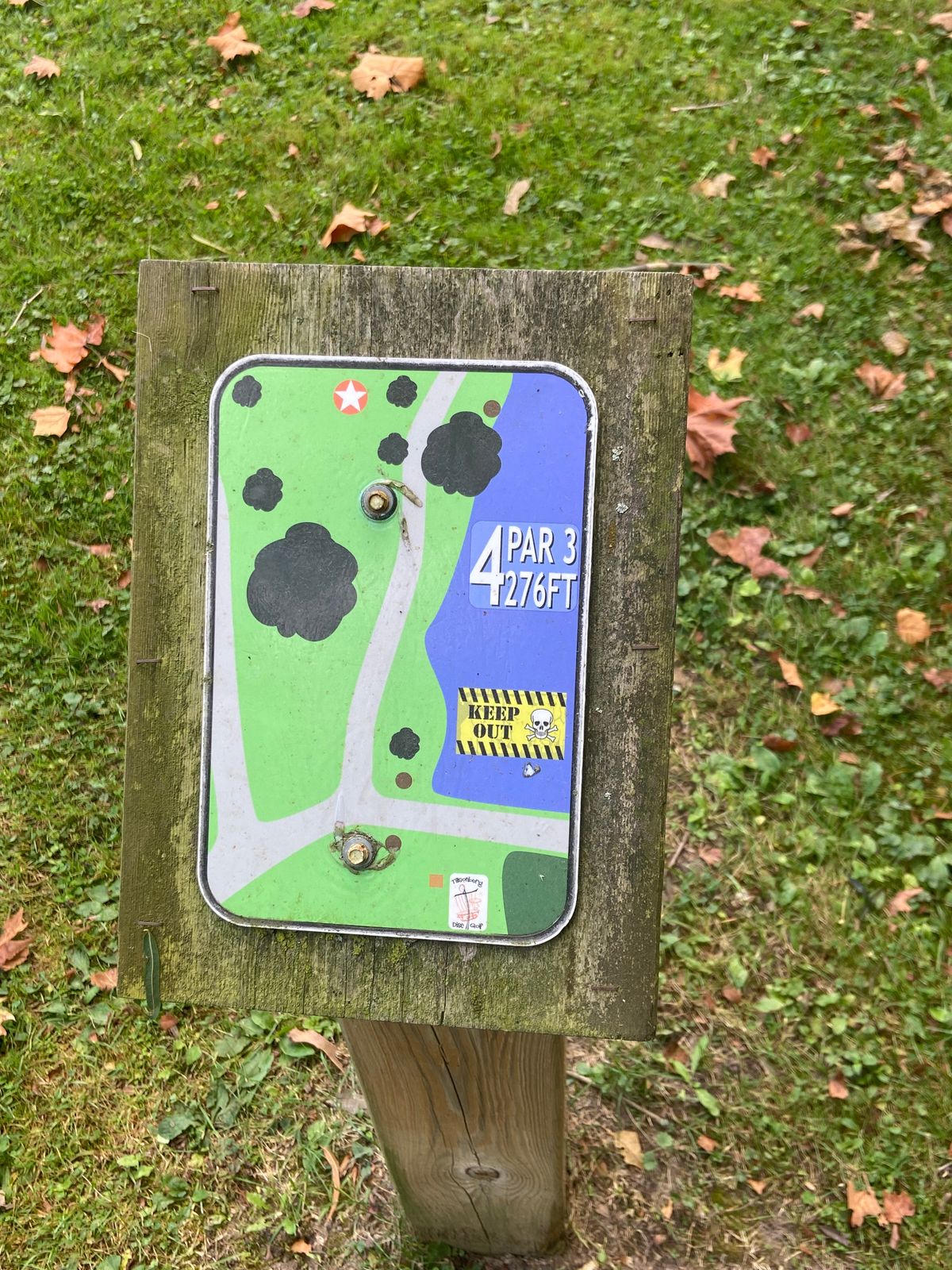 Hole 4’s tee sign
