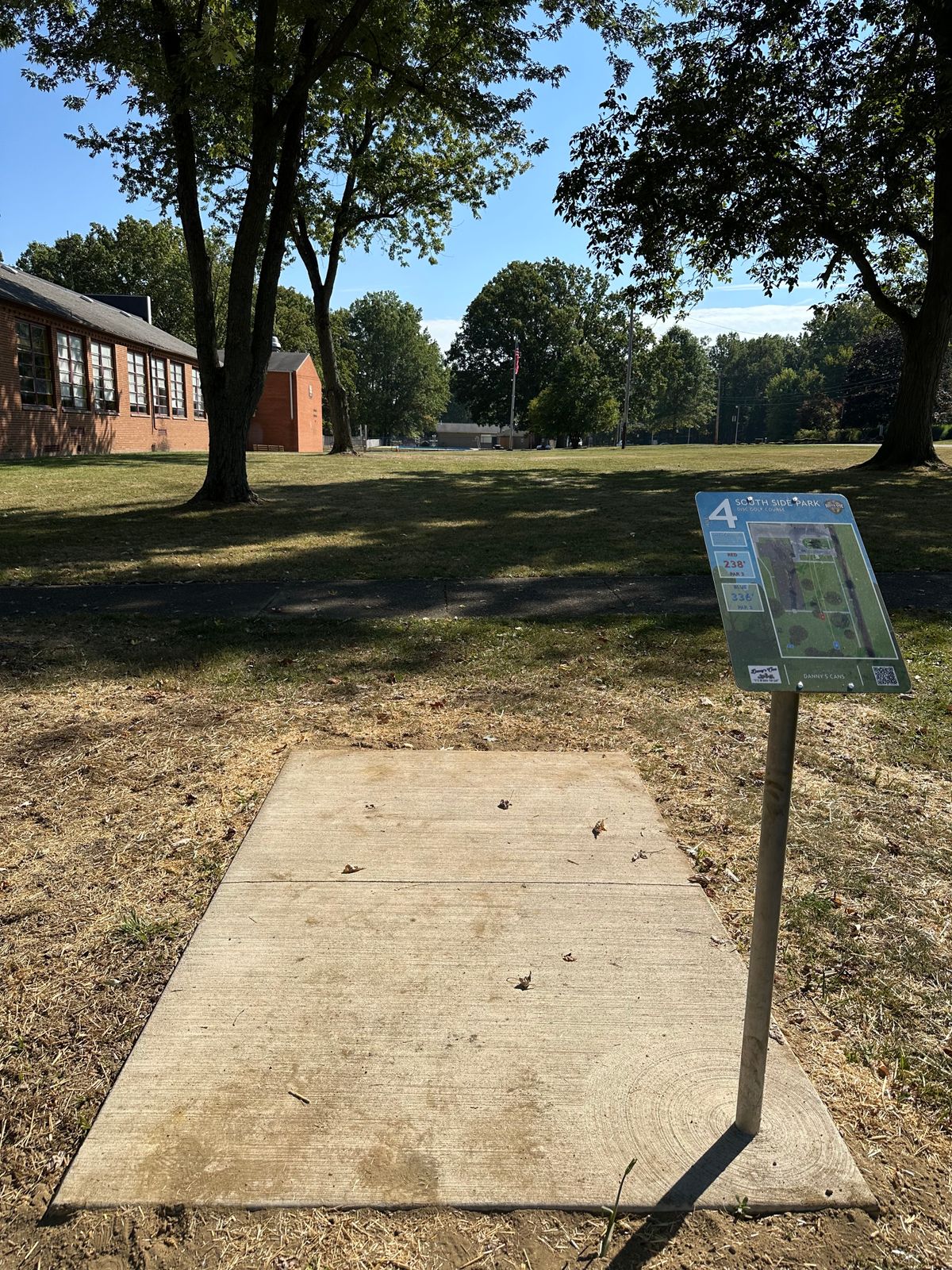 Hole 4 Red Tee (Short)