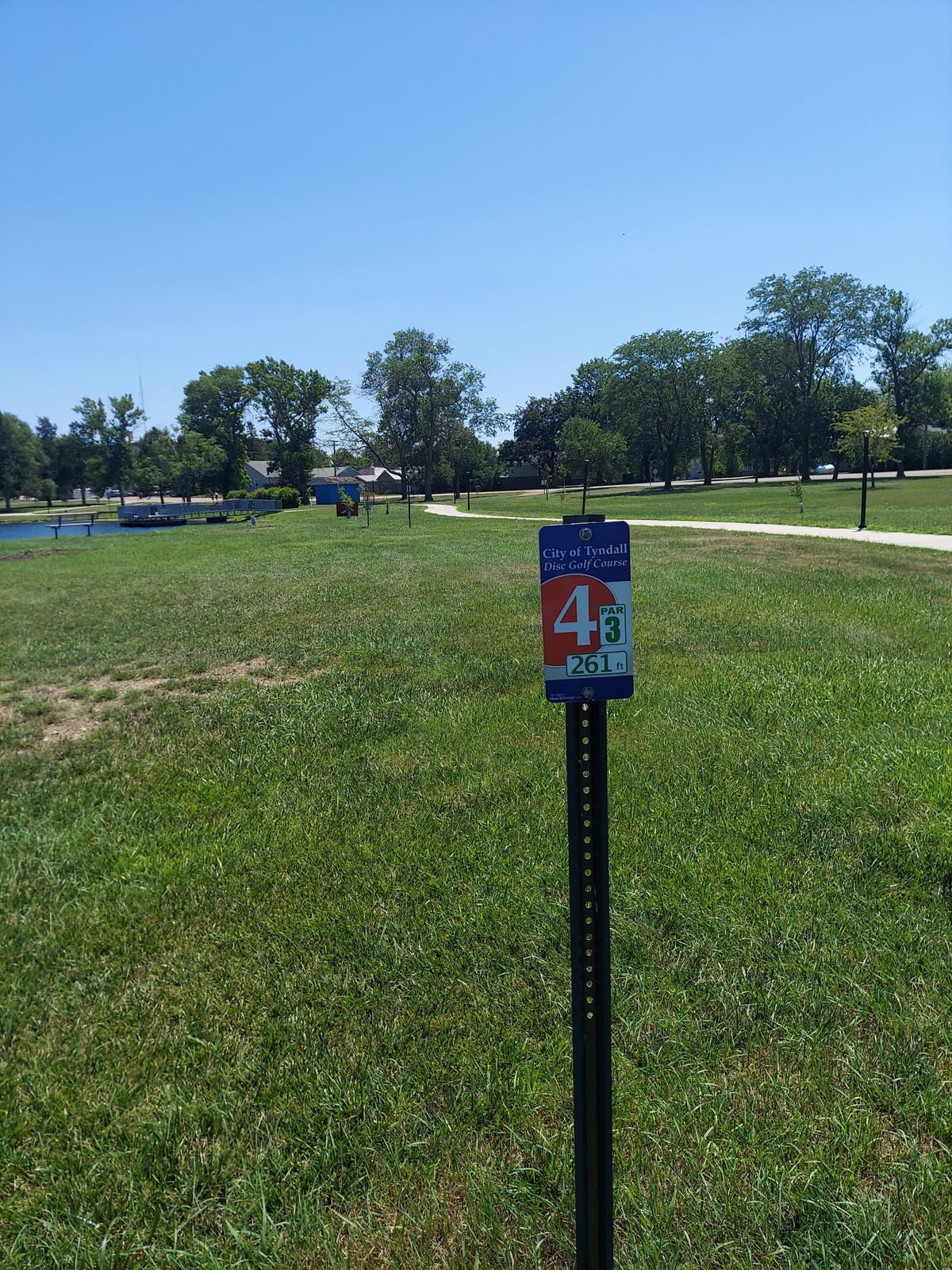 Hole 4 teepad