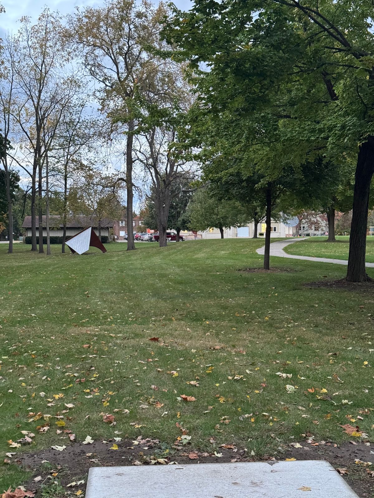 10 White Tee / 10 Blue Fairway