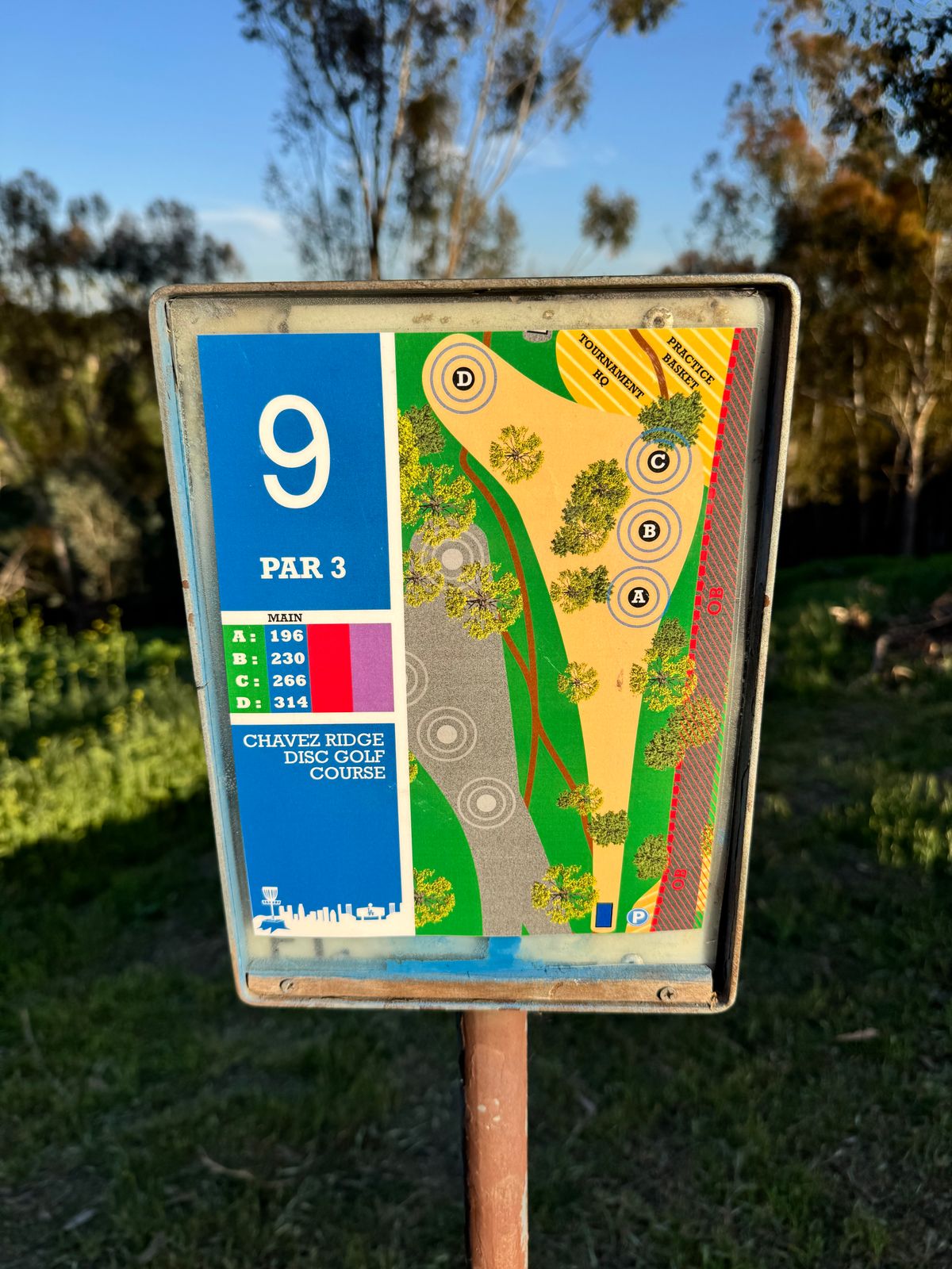 9 tee sign
