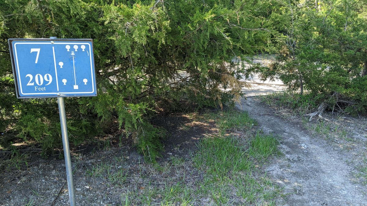 Tee #7 sign