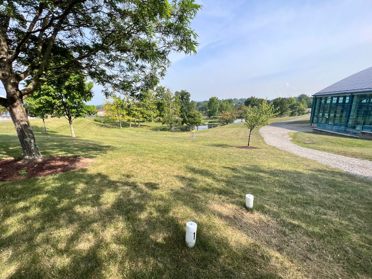 Hole one tee marker