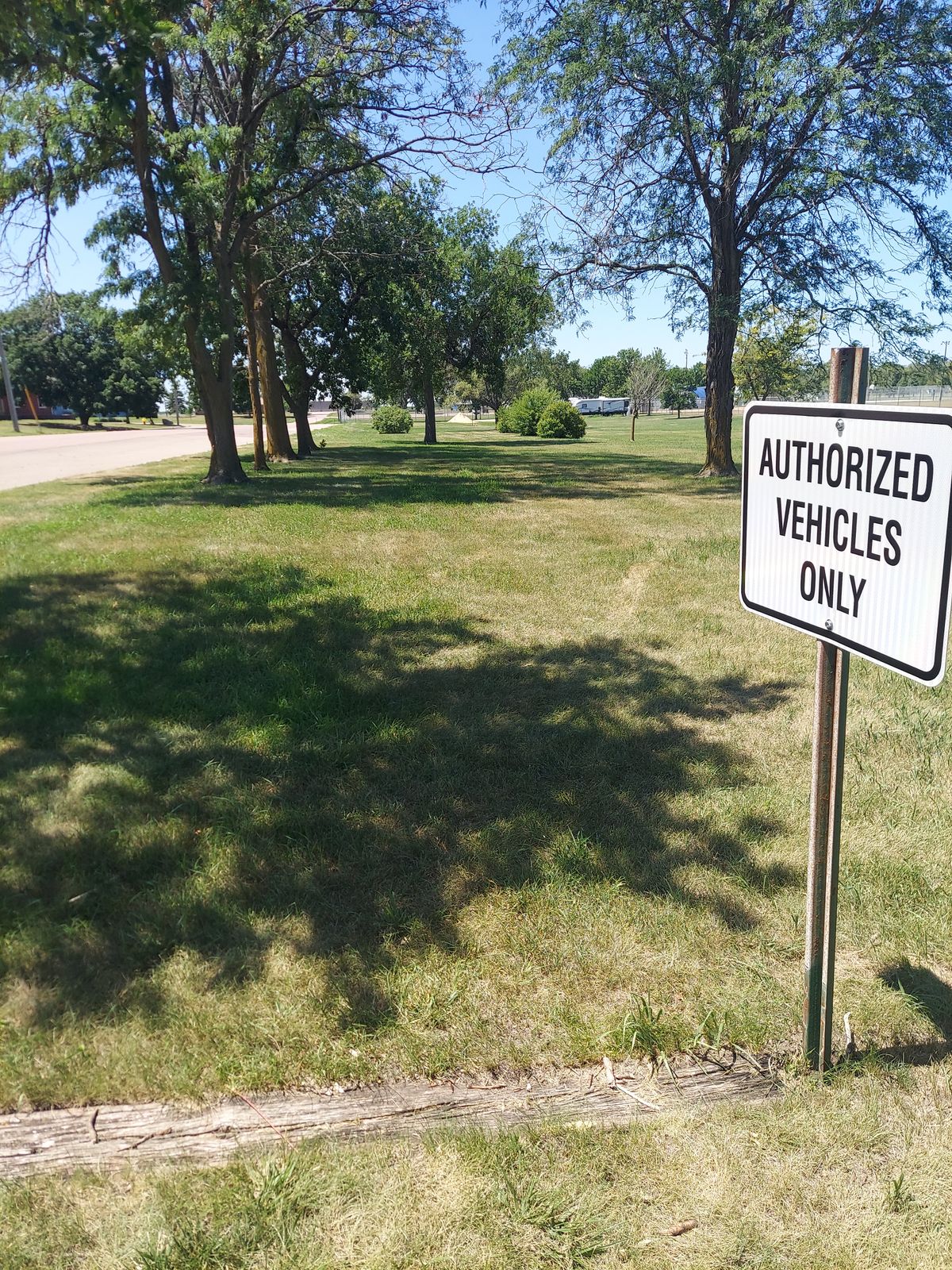 Hole 1 fairway, missing the tee sign. Photo uploaded 90° to the right unfortunately