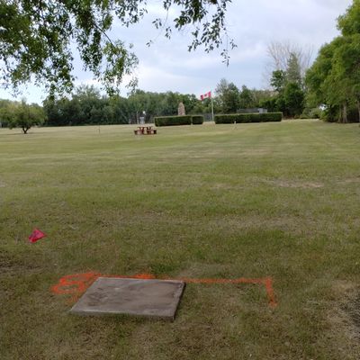 Hole 8 mandatory right of Campground 7