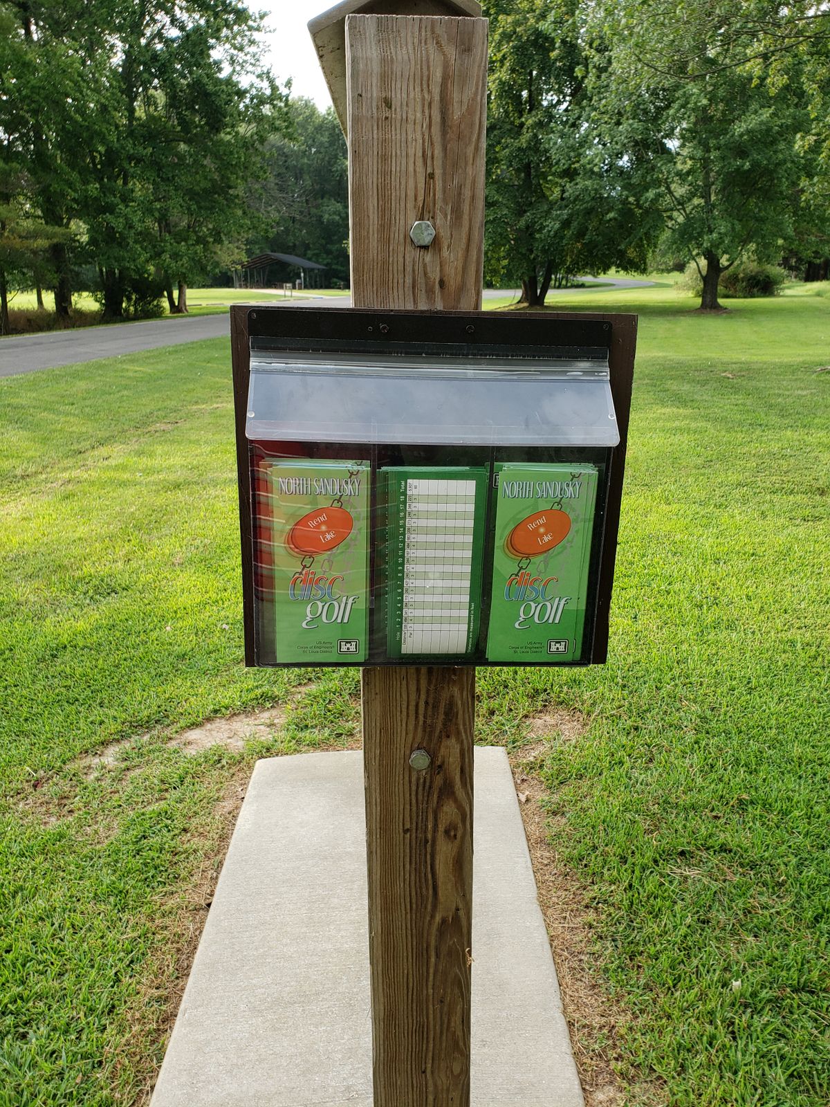 Nice course map brochures and scorecards available at #1 Tee message board.