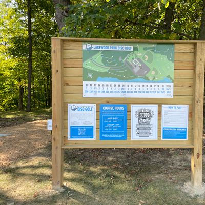 Disc golf course signage