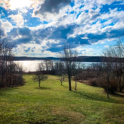 Hole 15 overlooking Lake Arthur.