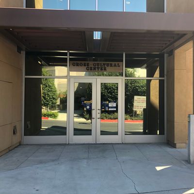 Tee 1 is to the right of this photo of the entrance to the Cross Cultural Center.