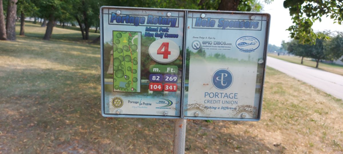 Hole sign #4 🍁🌳🍁🌳🍁