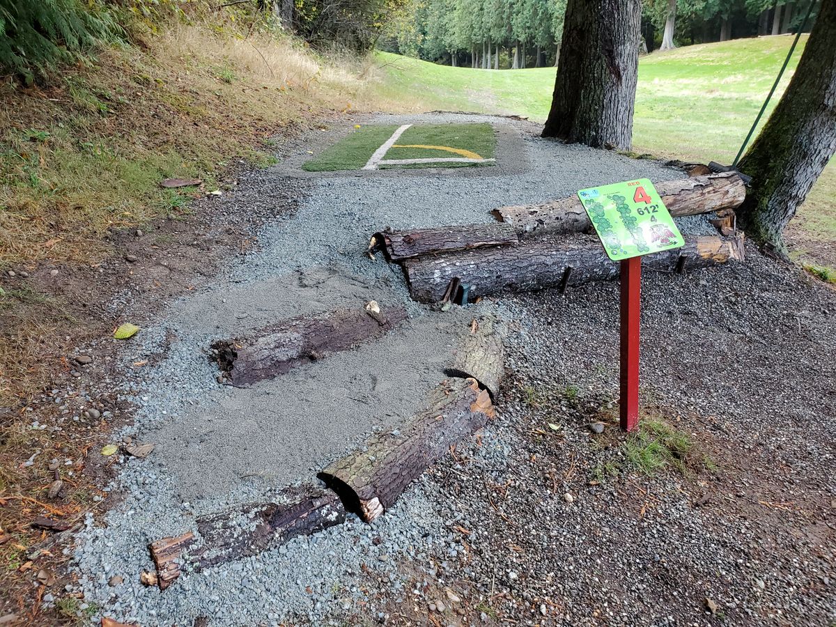 Red 4 tee pad
