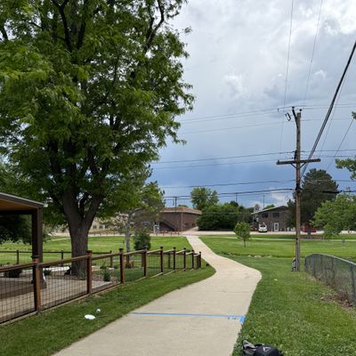 Hole 14 in between two residential homes.