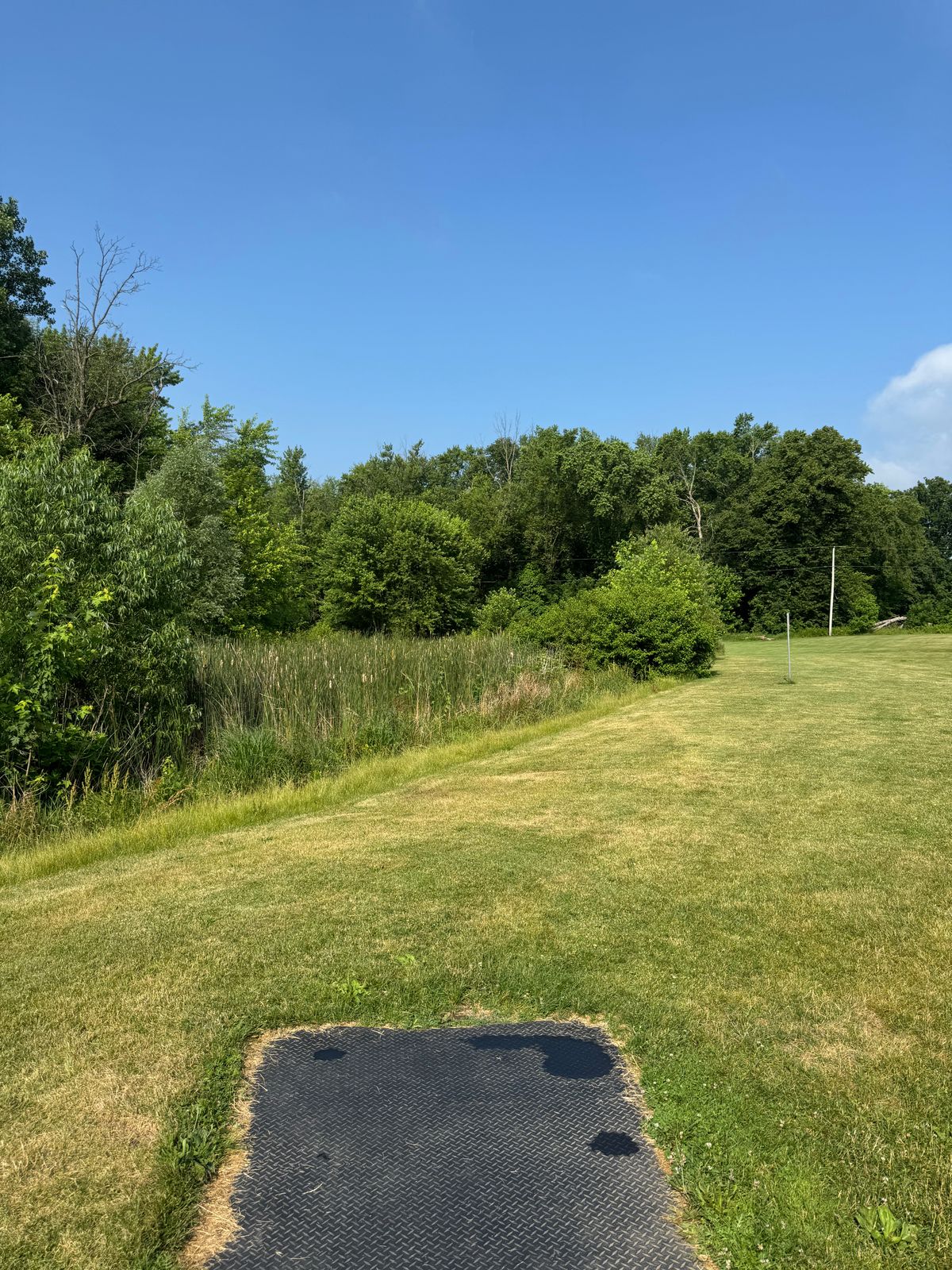Water hazard to the left