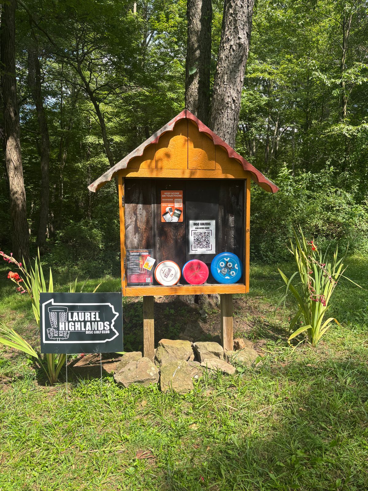 Course kiosk near hole 1. 
Lost disc drop.
Loaner discs available for guests. 
