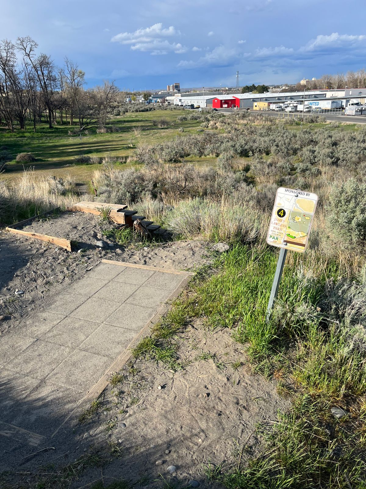 Hole 4, tee off from elevation