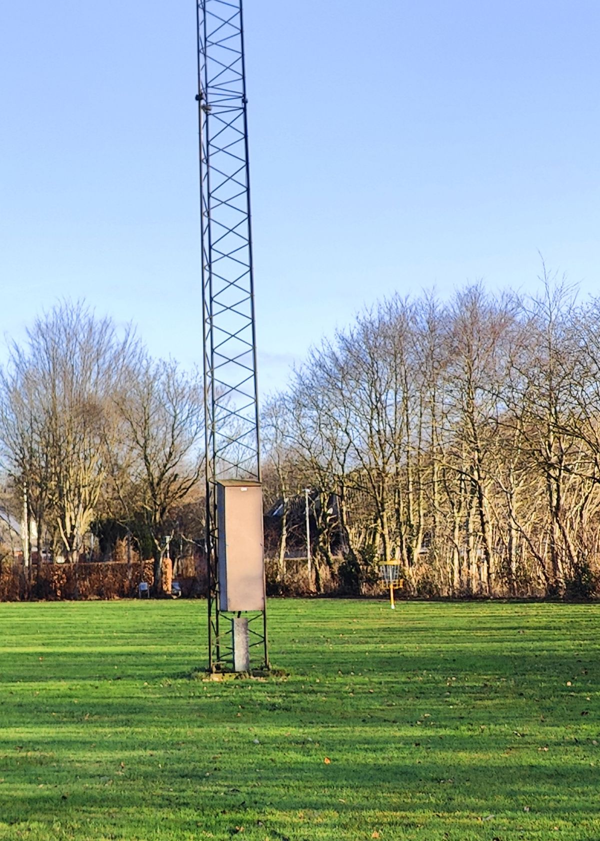 Mando på hul 6 - Du skal venstre om lysmasten!