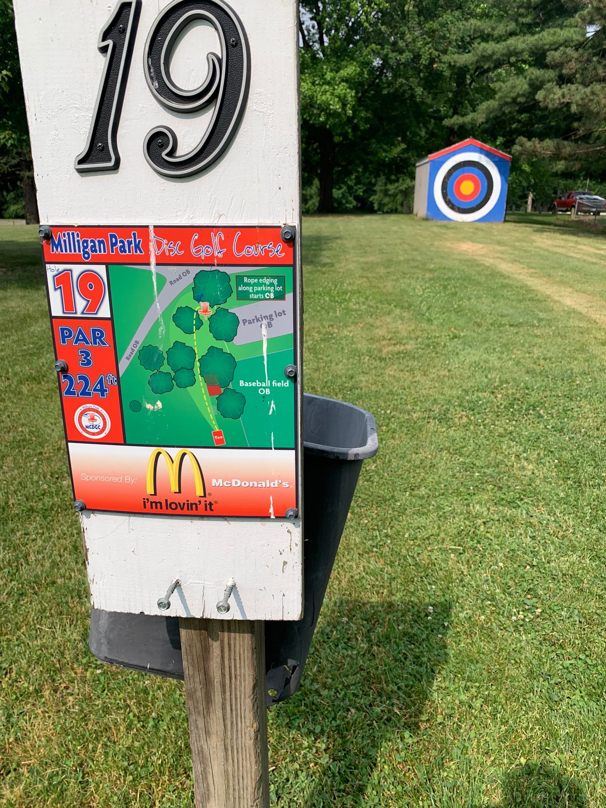 A little humor in the fairway.