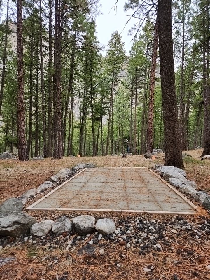 Hole Tee 7