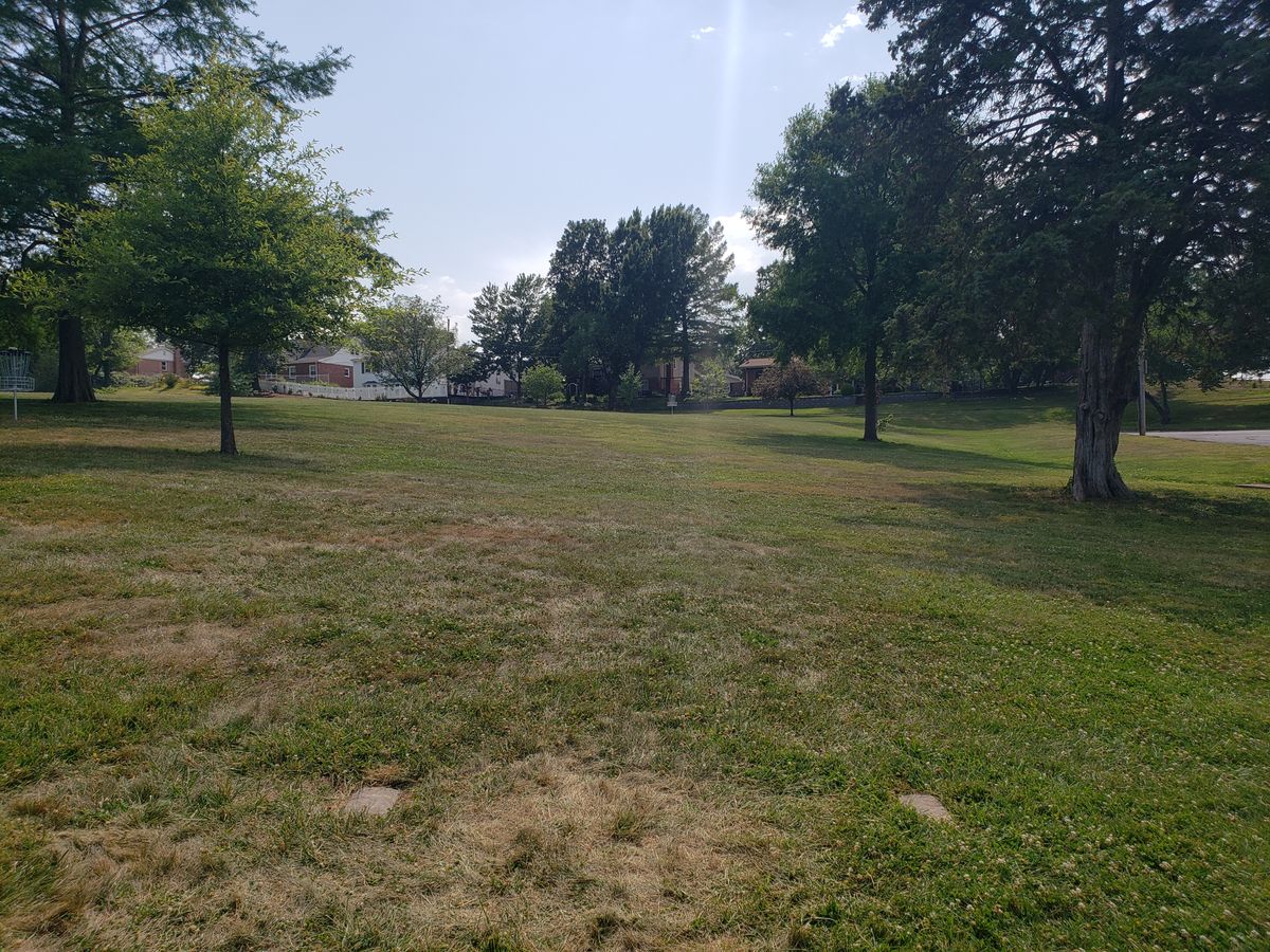 Hole 9 Crestwood park disc golf course