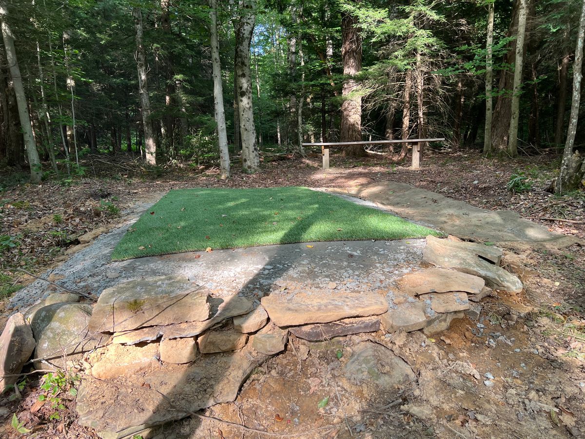 8 tee and bench