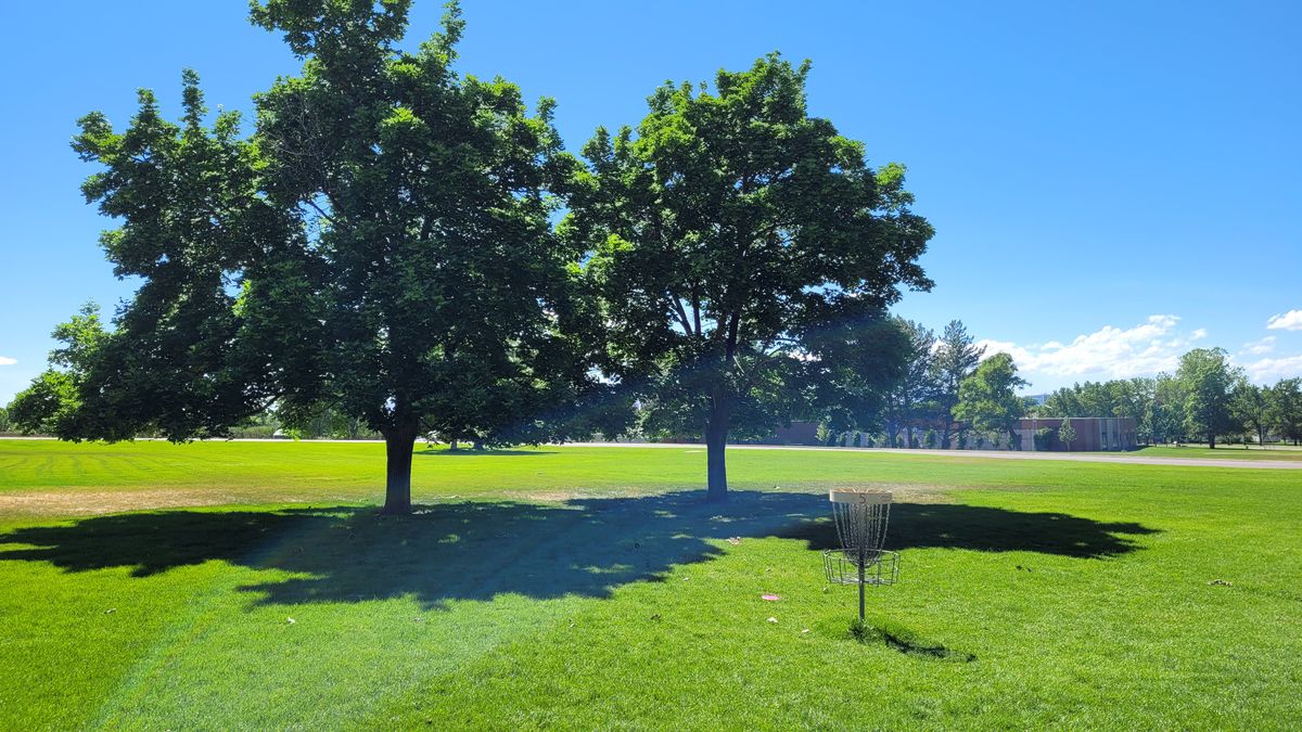 Well manicured course 1-18