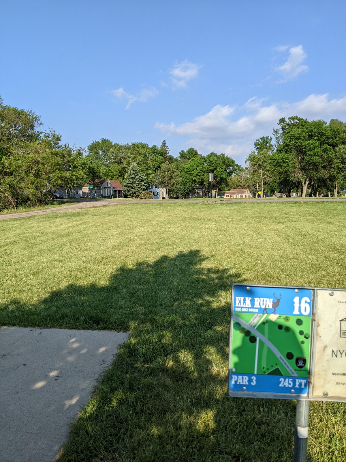 Hole 16 teepad