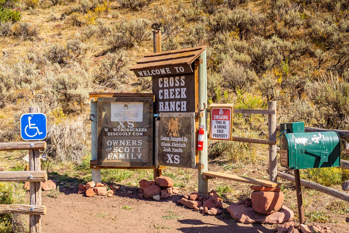 Course kiosk and pay station

📸: Kevin Banker || Banker Cinefoto || September 2020