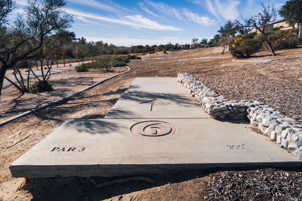 Hole 6: 300ft