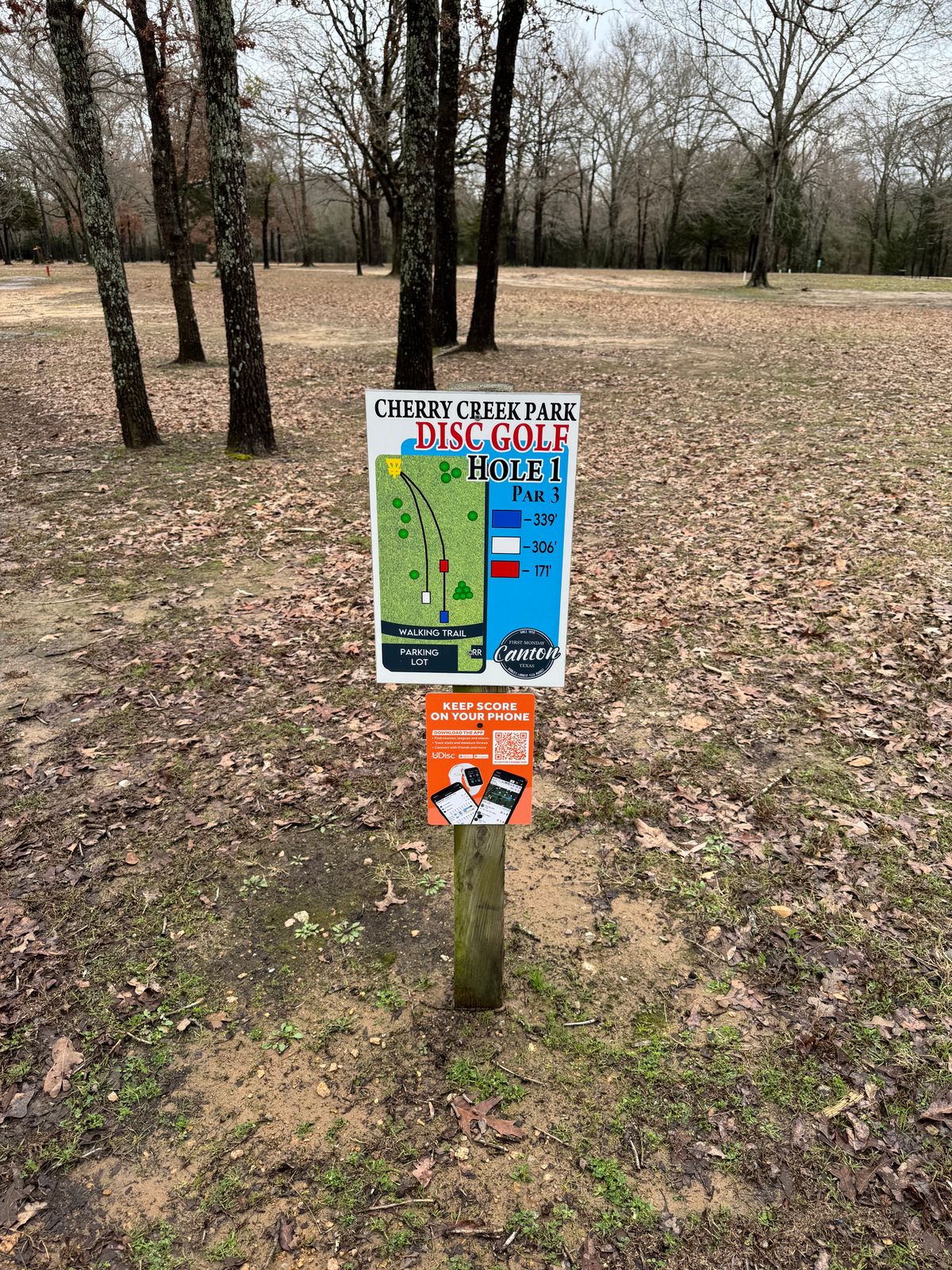 First tee map with Udisc sign