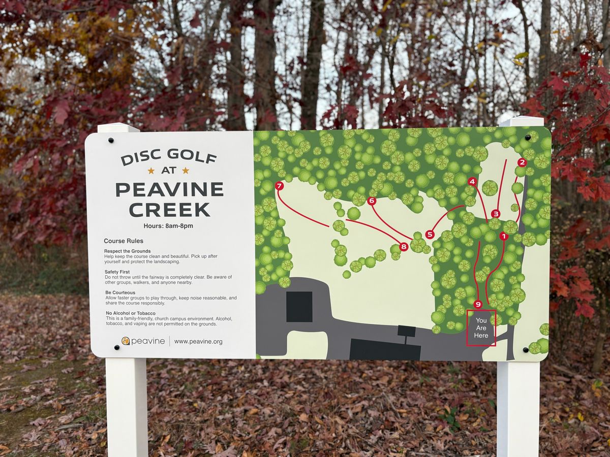 The new welcome sign at hole 1 tee pad.