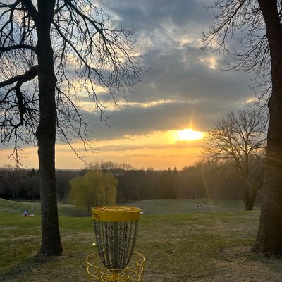 Hole 9s basket…with one heck of a view