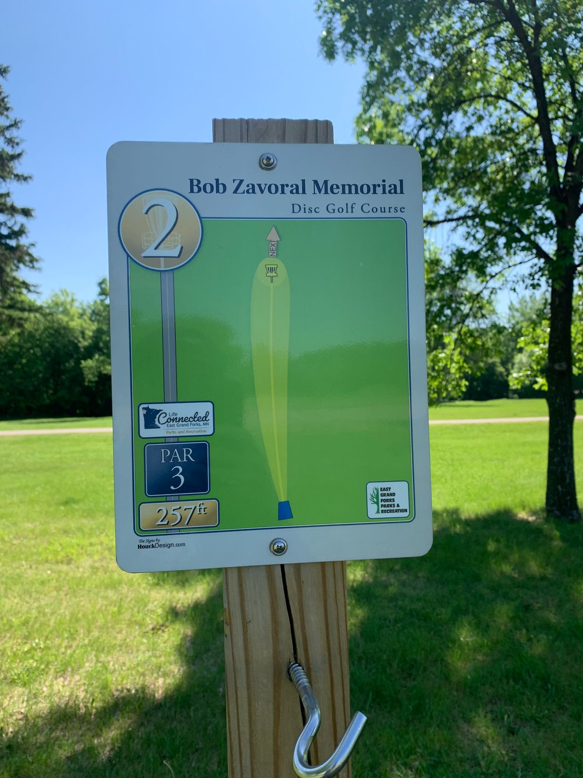 Hole 2 tee sign