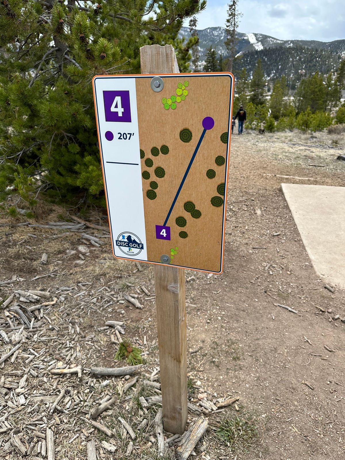 Hole 4 Tee Sign