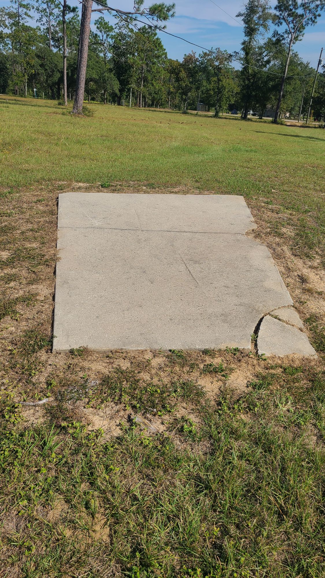 Hole 1 teepad