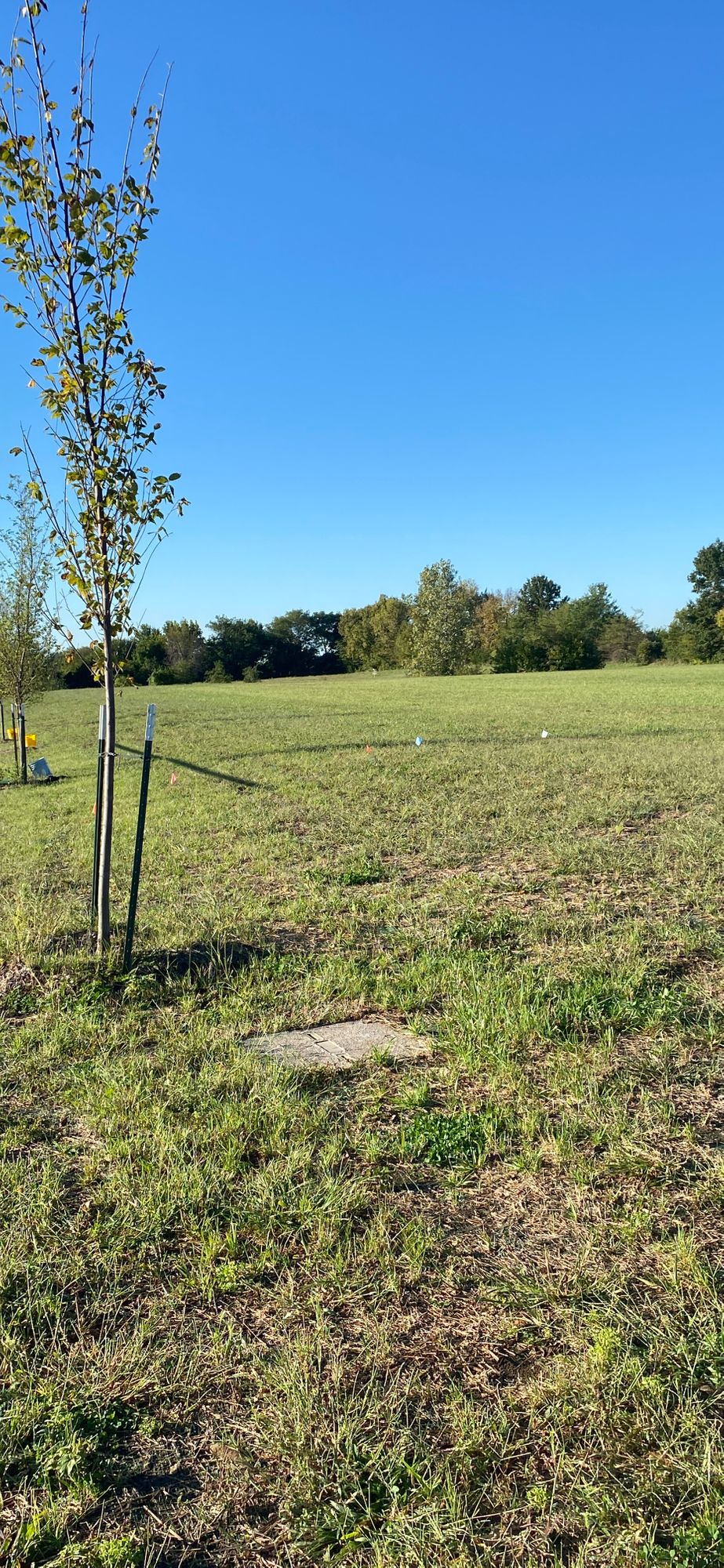 Huge open fields. Good for Distance practice.