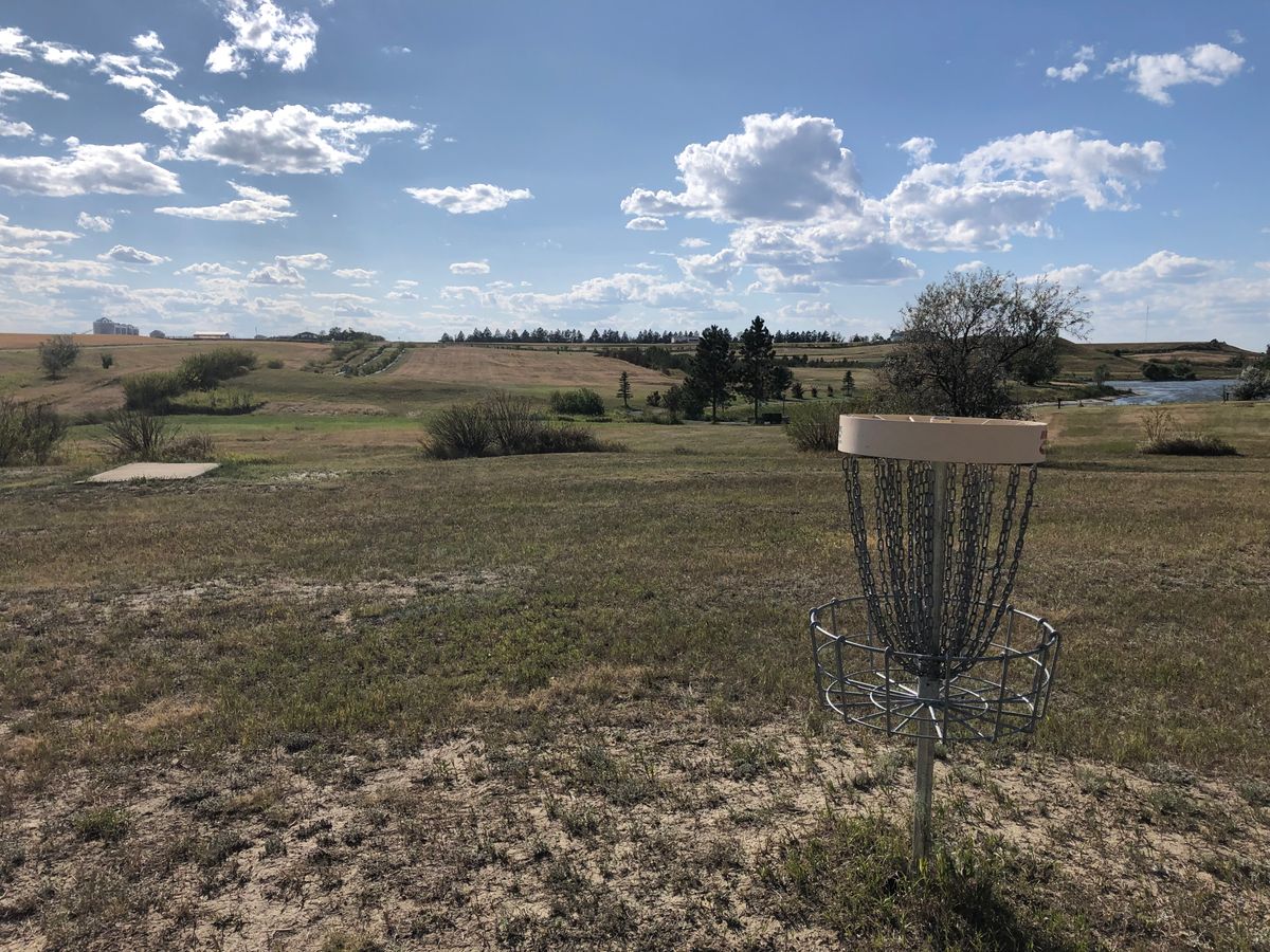 Basket 6 and tee pad 7