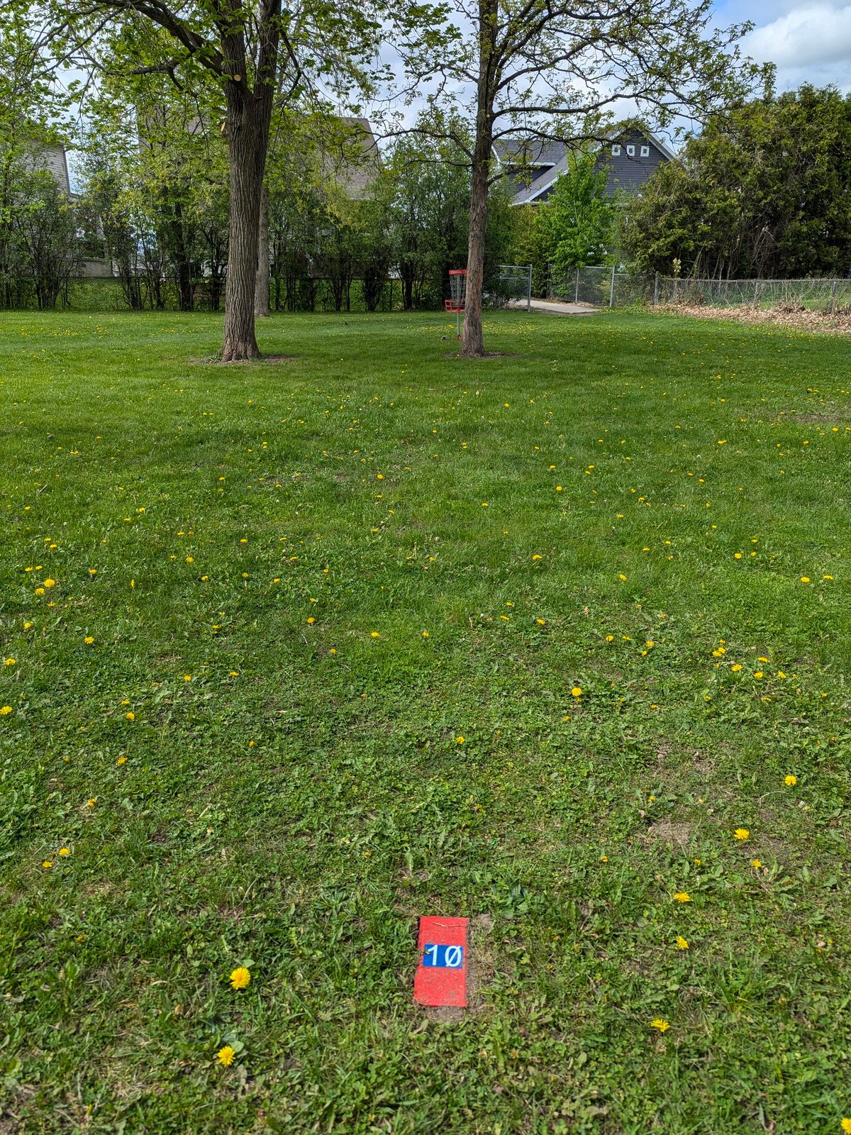 TEE 10.
*IMPORTANT: The Single Tee brick acts like a marker and you can only throw from behind the marker, not for either side or in fro