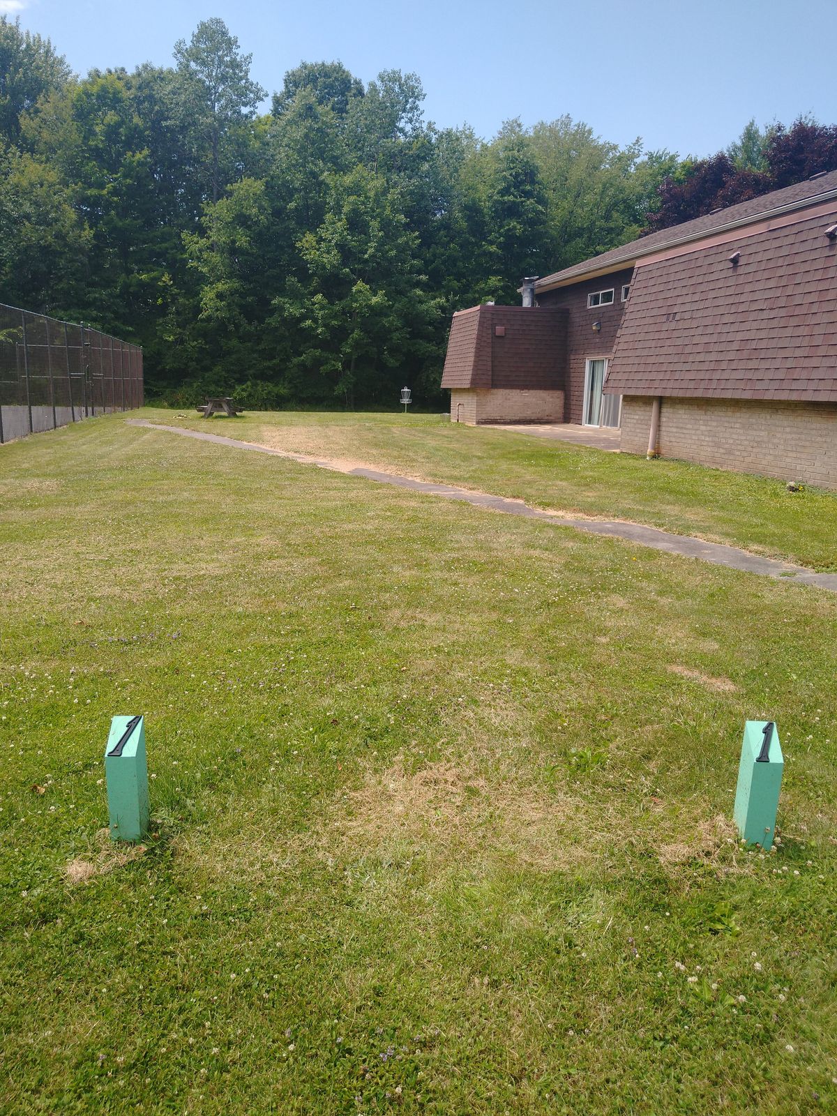 Tee 1