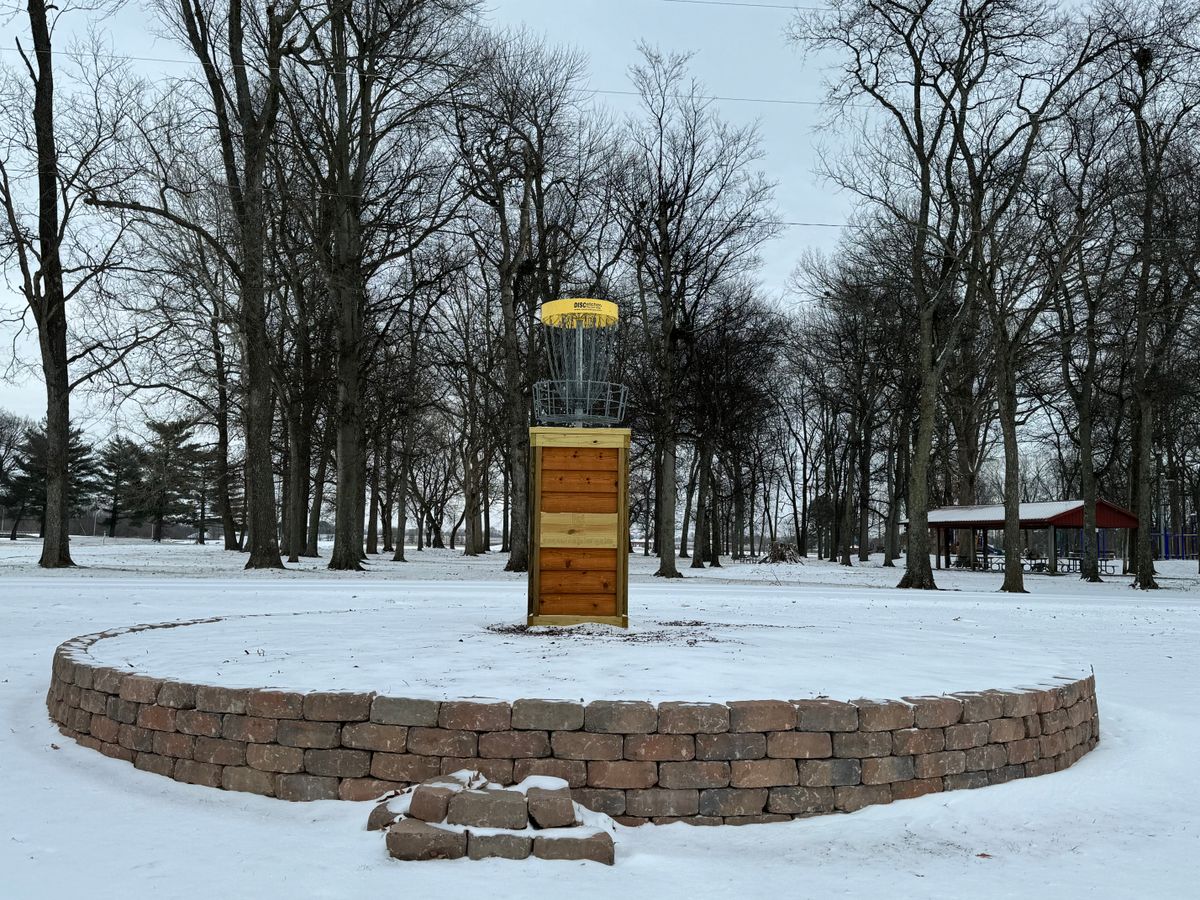 Hole 14 Elevated Basket