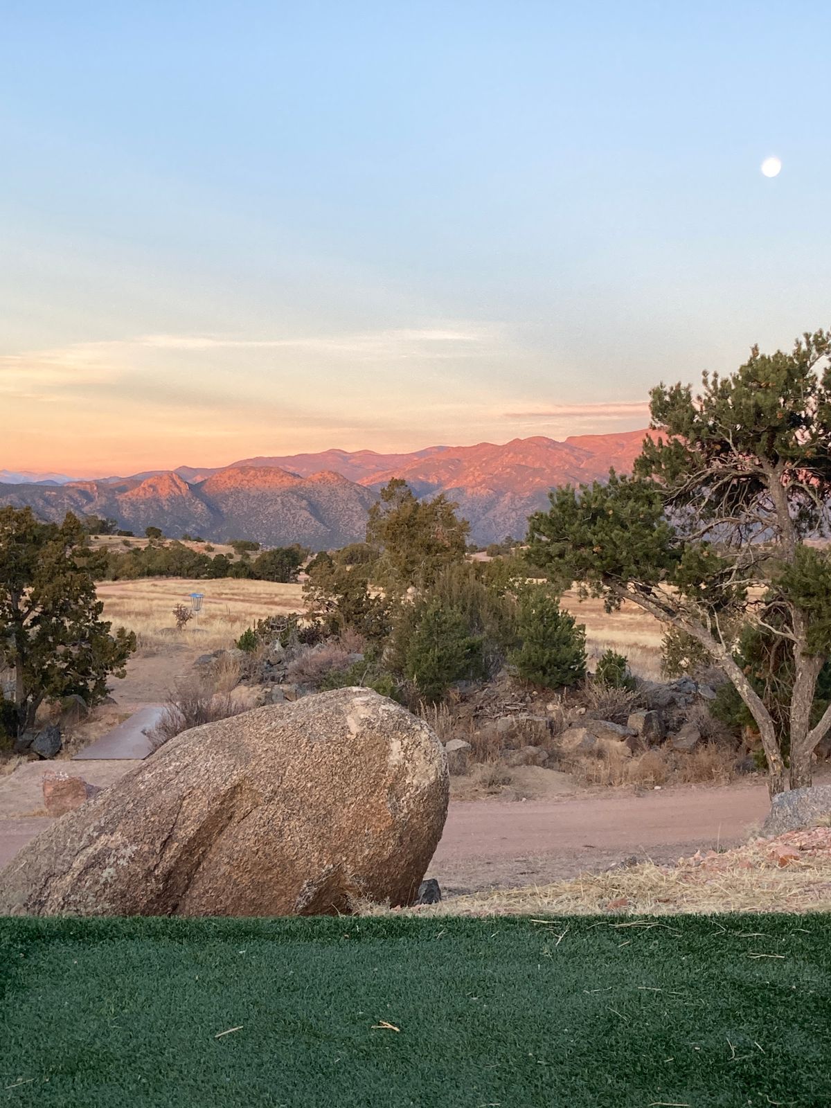 Hole 1 early morning round