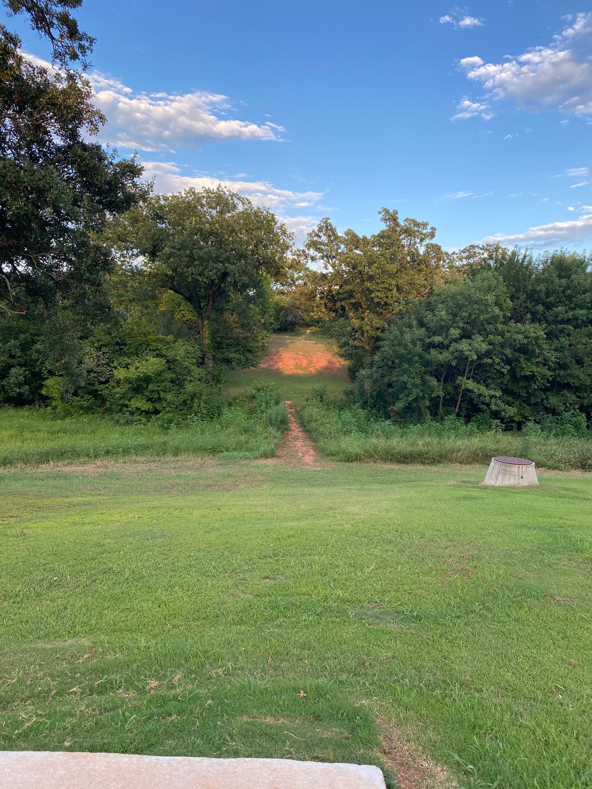 Neat downhill to uphill shot off the tee here.