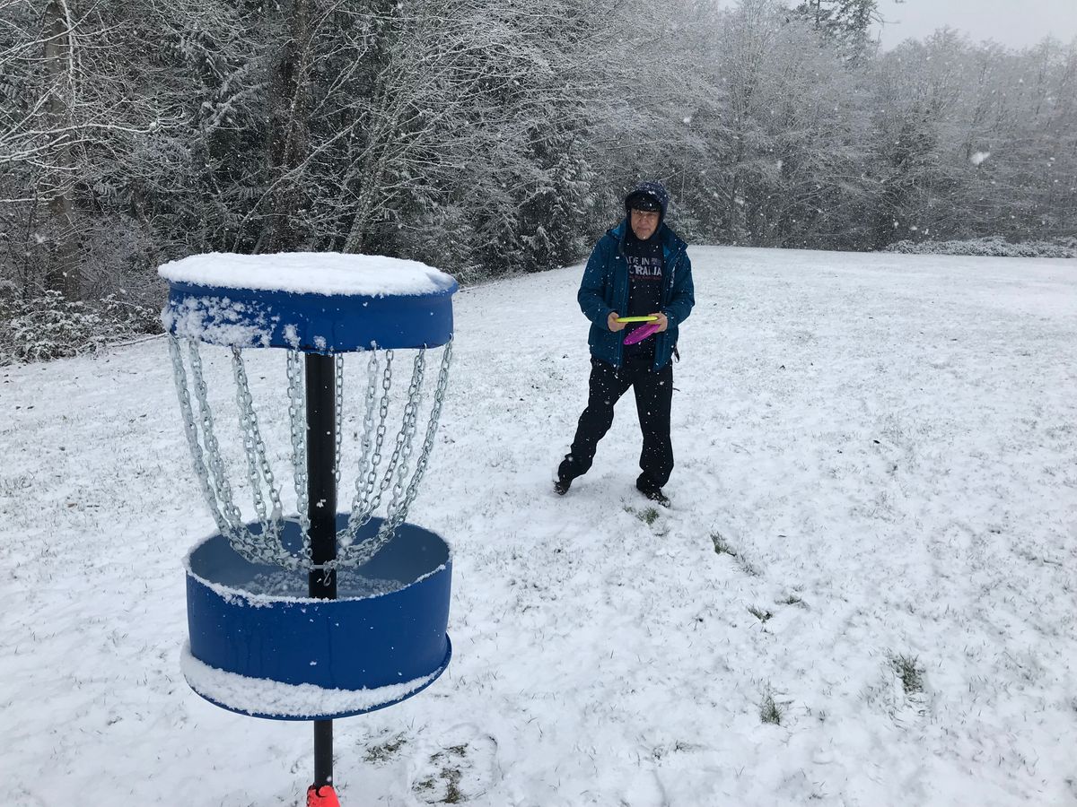 Recycled plastic drum with heavy chain, course playable all year round