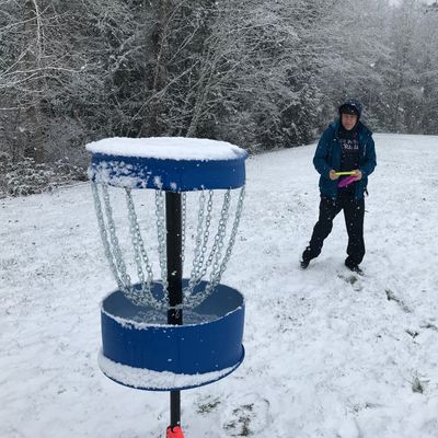 Recycled plastic drum with heavy chain, course playable all year round