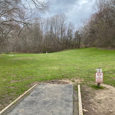 Hole 1 Red (Short Tee)