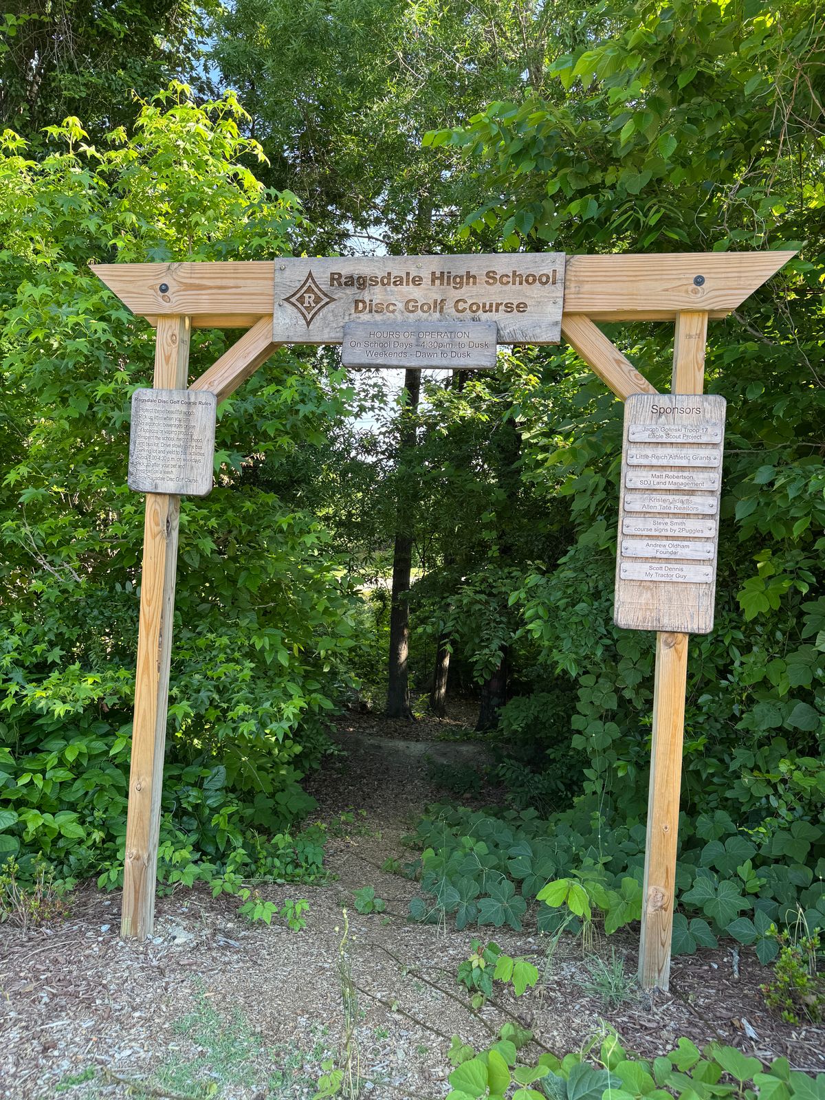 Entrance to the course and hole #1