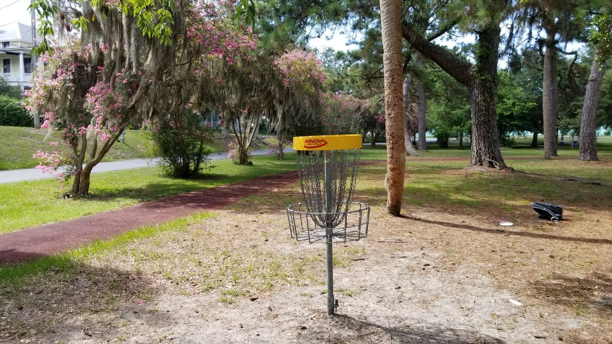 Hole 2 basket