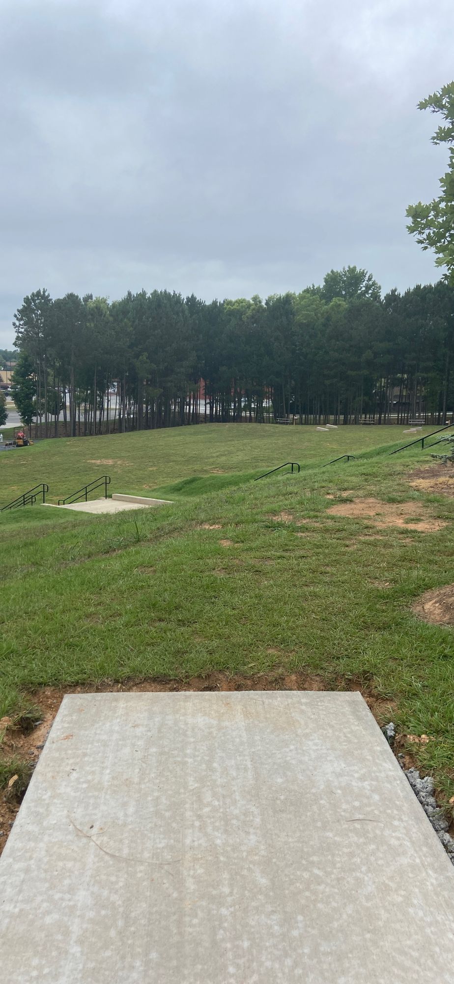 Hole 9 tee pad.  Fabulous view of whole park from here!