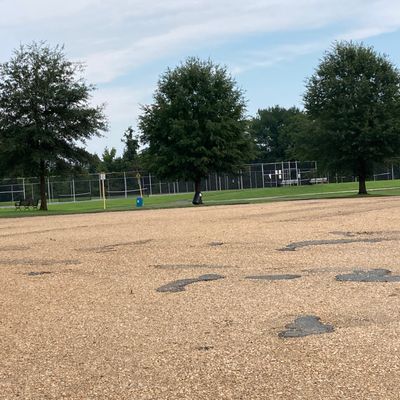 Tennis courts 馃幘